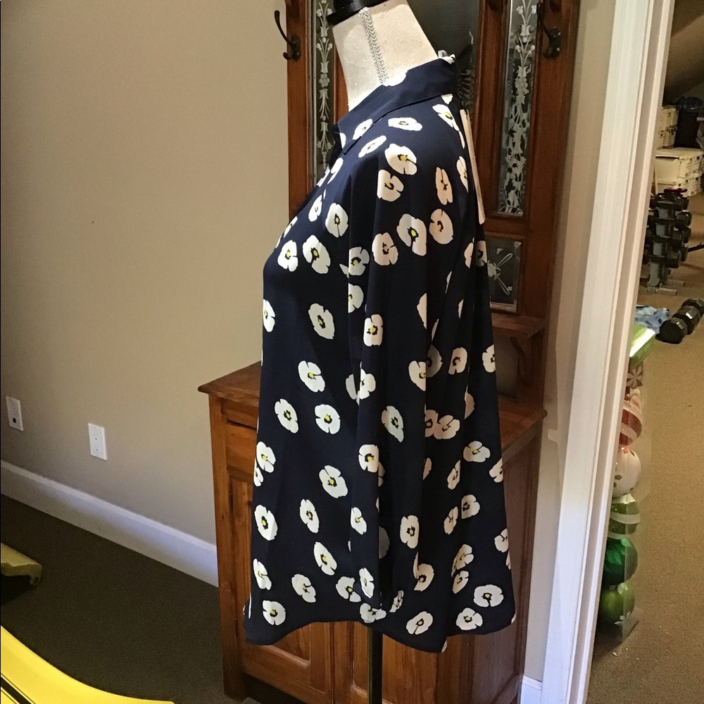 Cabi-GoTo Button Up- Floating Flowers - Picture 2 of 5